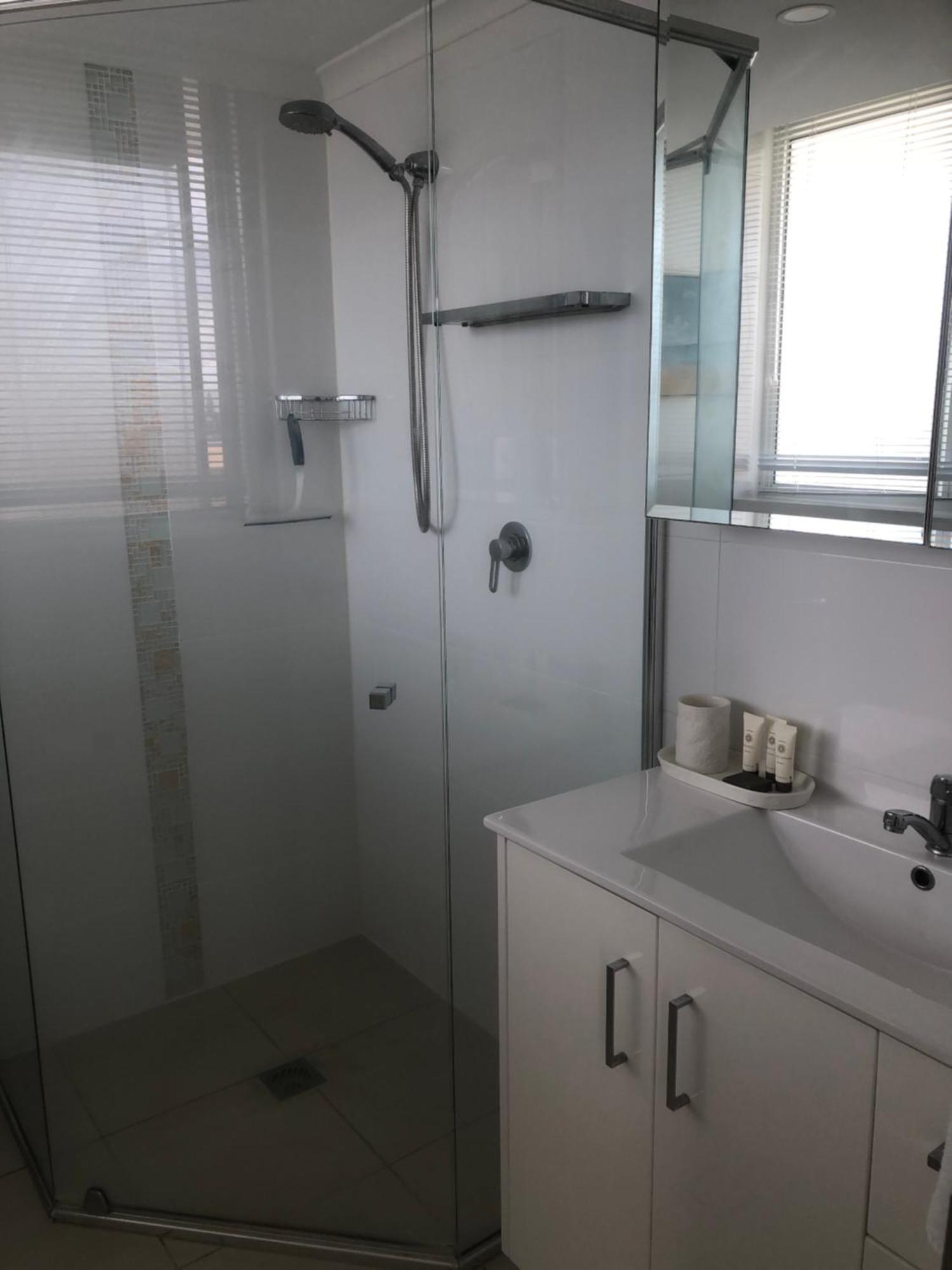 גולד קוסט The Atrium Resort מראה חיצוני תמונה